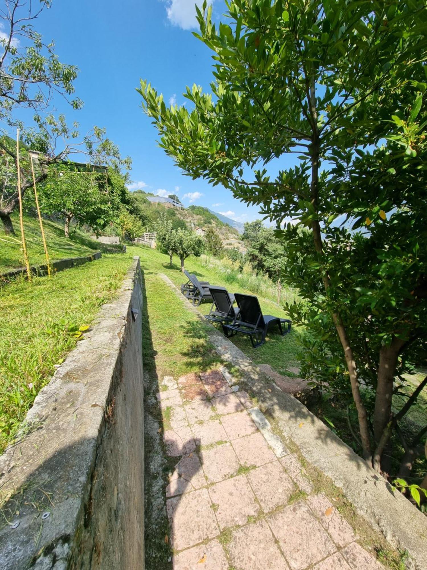 Casa Le Vignole - Aosta Villa Екстериор снимка